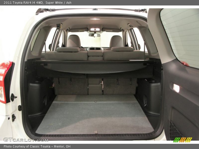 Super White / Ash 2011 Toyota RAV4 I4 4WD
