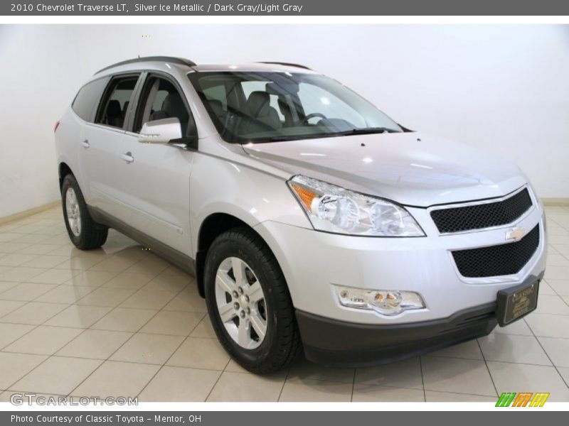 Silver Ice Metallic / Dark Gray/Light Gray 2010 Chevrolet Traverse LT