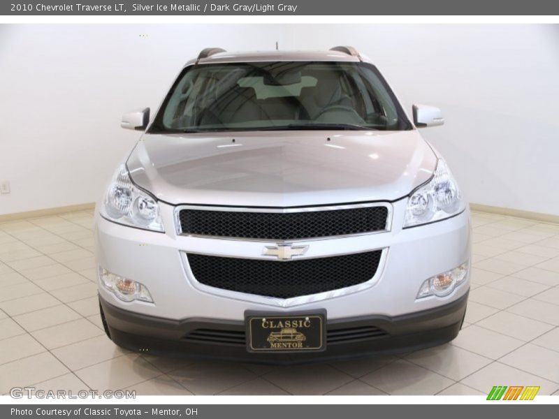 Silver Ice Metallic / Dark Gray/Light Gray 2010 Chevrolet Traverse LT