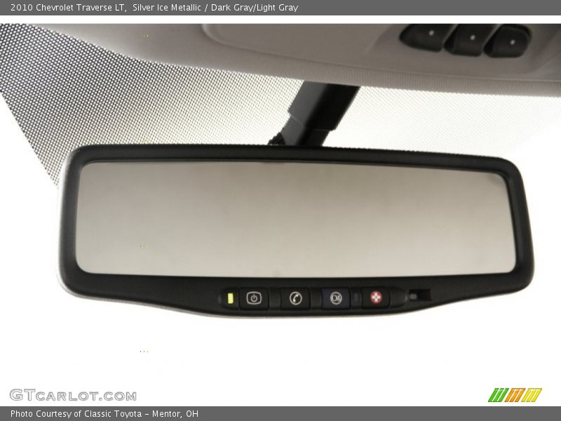 Silver Ice Metallic / Dark Gray/Light Gray 2010 Chevrolet Traverse LT