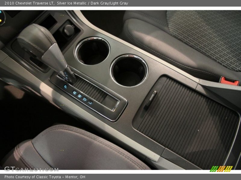 Silver Ice Metallic / Dark Gray/Light Gray 2010 Chevrolet Traverse LT