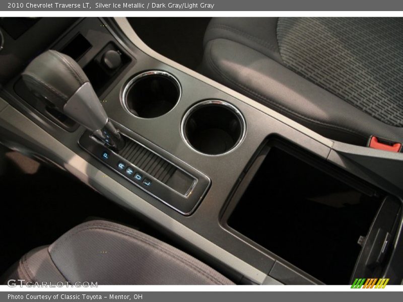 Silver Ice Metallic / Dark Gray/Light Gray 2010 Chevrolet Traverse LT