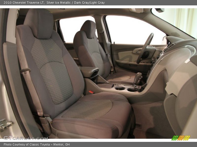 Silver Ice Metallic / Dark Gray/Light Gray 2010 Chevrolet Traverse LT