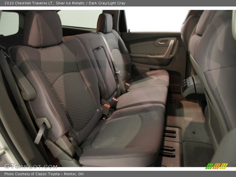 Silver Ice Metallic / Dark Gray/Light Gray 2010 Chevrolet Traverse LT