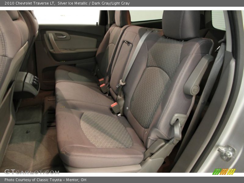 Silver Ice Metallic / Dark Gray/Light Gray 2010 Chevrolet Traverse LT