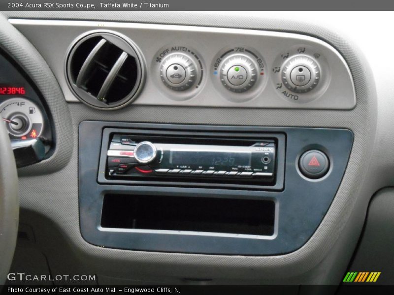 Controls of 2004 RSX Sports Coupe