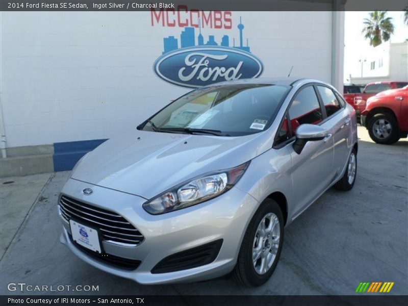 Ingot Silver / Charcoal Black 2014 Ford Fiesta SE Sedan