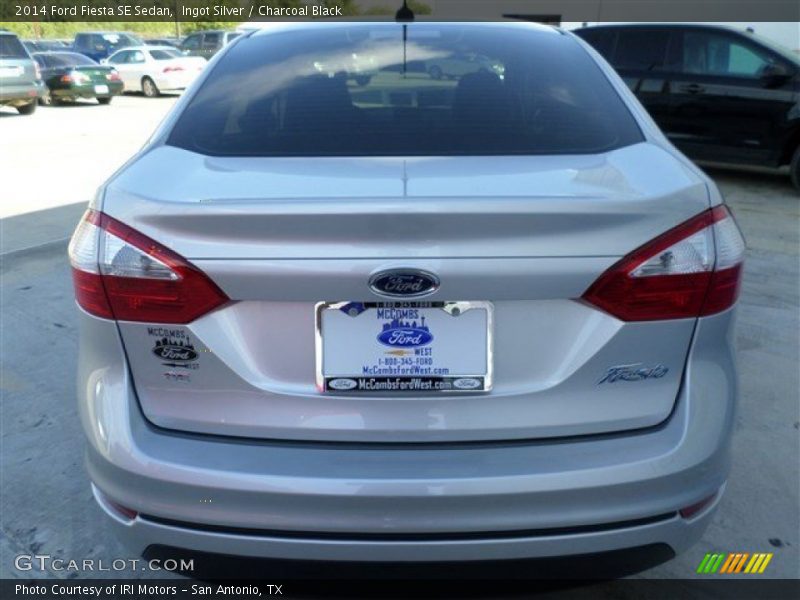 Ingot Silver / Charcoal Black 2014 Ford Fiesta SE Sedan