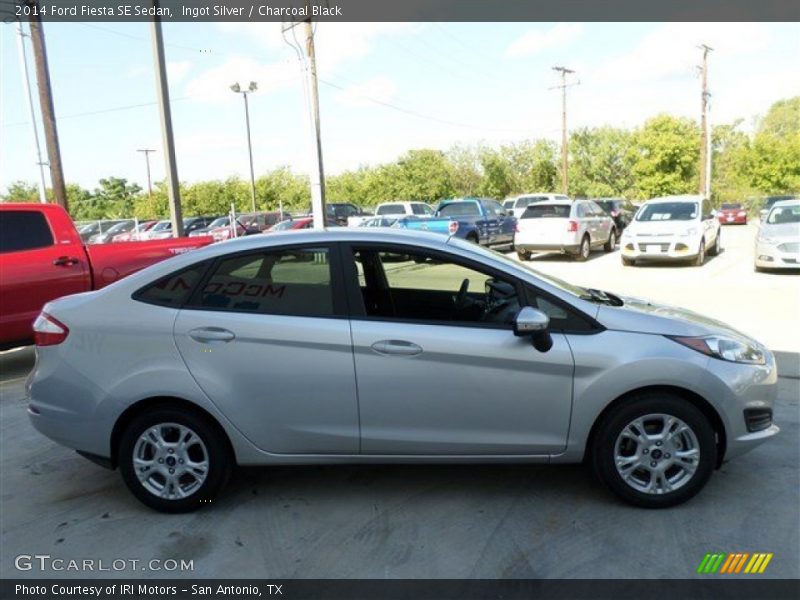 Ingot Silver / Charcoal Black 2014 Ford Fiesta SE Sedan