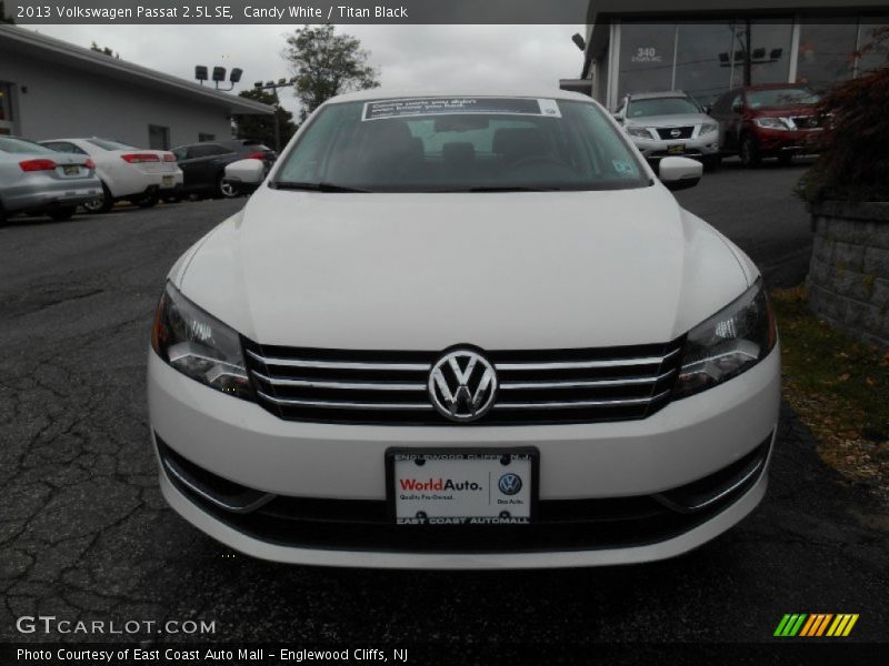 Candy White / Titan Black 2013 Volkswagen Passat 2.5L SE