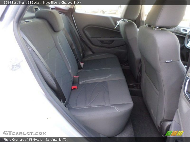Ingot Silver / Charcoal Black 2014 Ford Fiesta SE Sedan