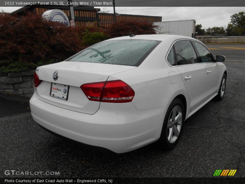Candy White / Titan Black 2013 Volkswagen Passat 2.5L SE