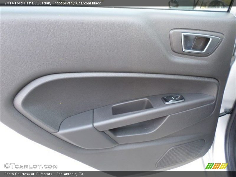 Ingot Silver / Charcoal Black 2014 Ford Fiesta SE Sedan