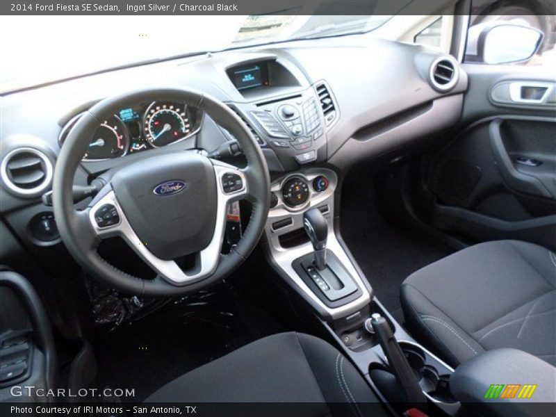 Ingot Silver / Charcoal Black 2014 Ford Fiesta SE Sedan
