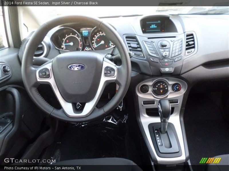 Ingot Silver / Charcoal Black 2014 Ford Fiesta SE Sedan