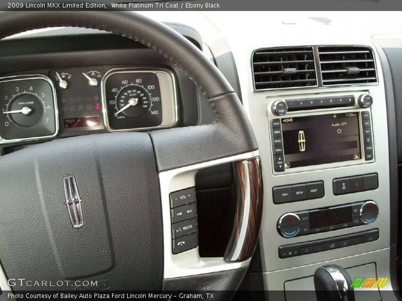White Platinum Tri Coat / Ebony Black 2009 Lincoln MKX Limited Edition