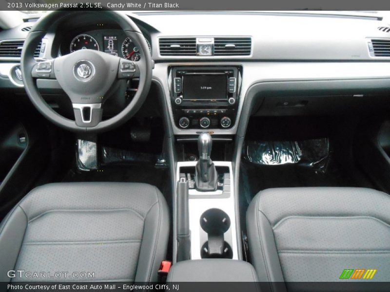 Candy White / Titan Black 2013 Volkswagen Passat 2.5L SE