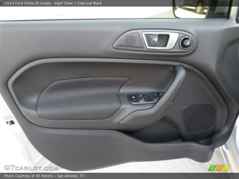 Ingot Silver / Charcoal Black 2014 Ford Fiesta SE Sedan