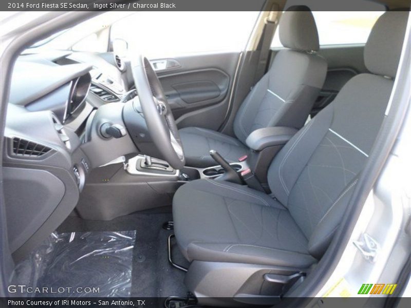 Ingot Silver / Charcoal Black 2014 Ford Fiesta SE Sedan