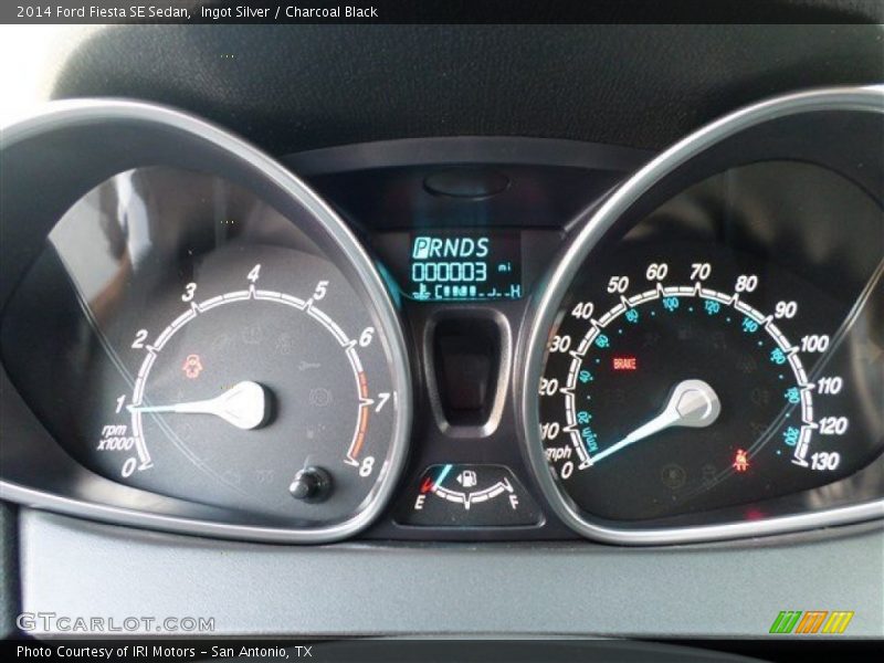 Ingot Silver / Charcoal Black 2014 Ford Fiesta SE Sedan
