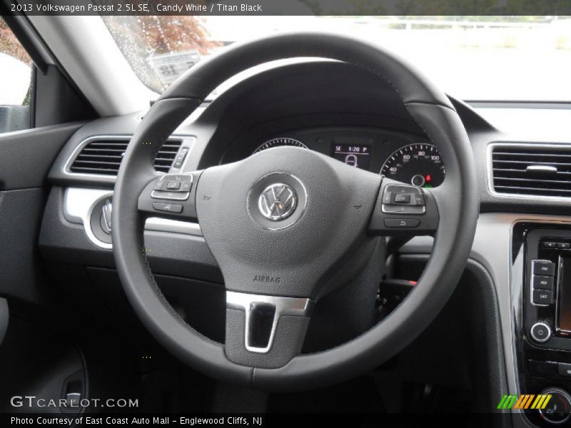 Candy White / Titan Black 2013 Volkswagen Passat 2.5L SE