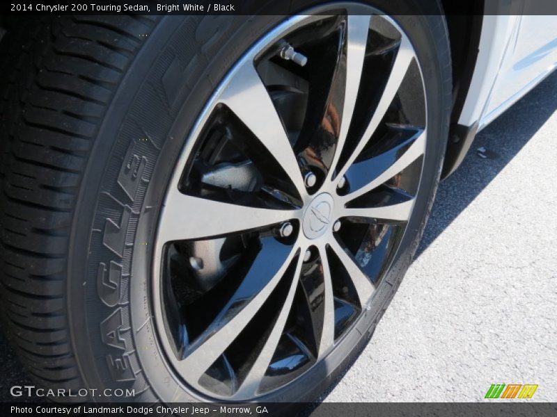 Bright White / Black 2014 Chrysler 200 Touring Sedan