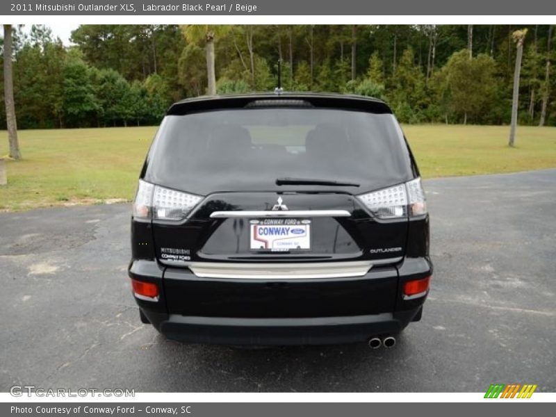 Labrador Black Pearl / Beige 2011 Mitsubishi Outlander XLS