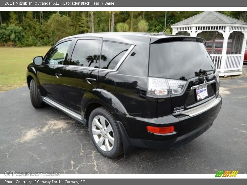 Labrador Black Pearl / Beige 2011 Mitsubishi Outlander XLS