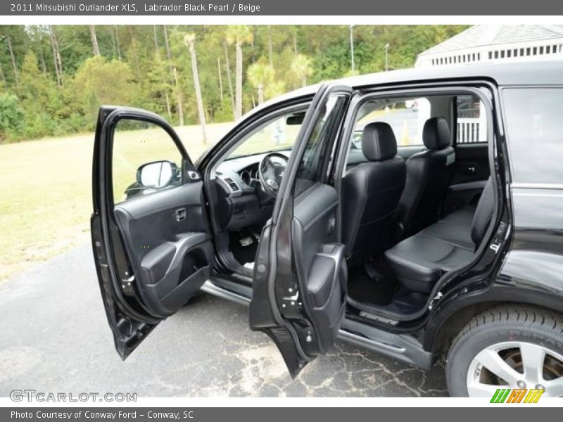Labrador Black Pearl / Beige 2011 Mitsubishi Outlander XLS