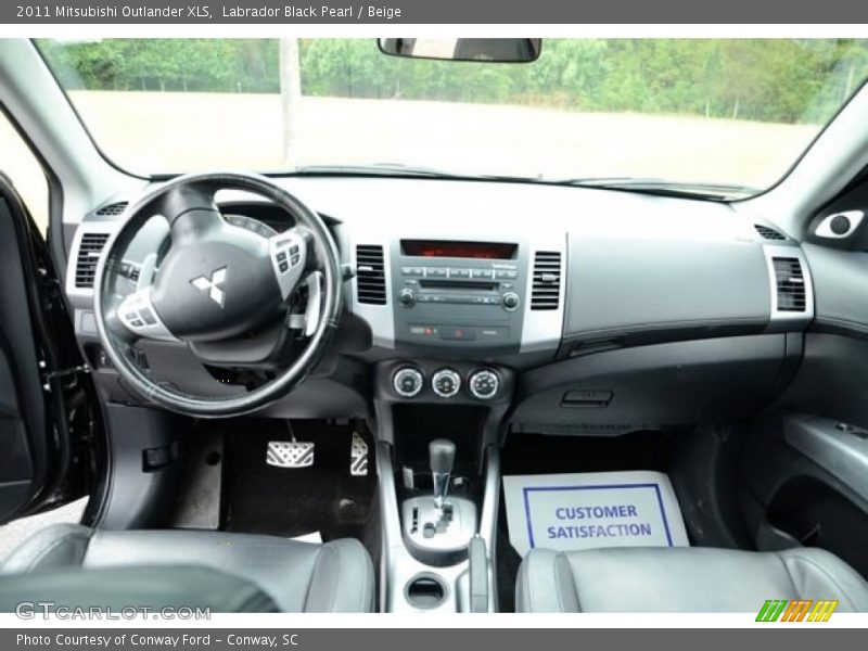 Labrador Black Pearl / Beige 2011 Mitsubishi Outlander XLS