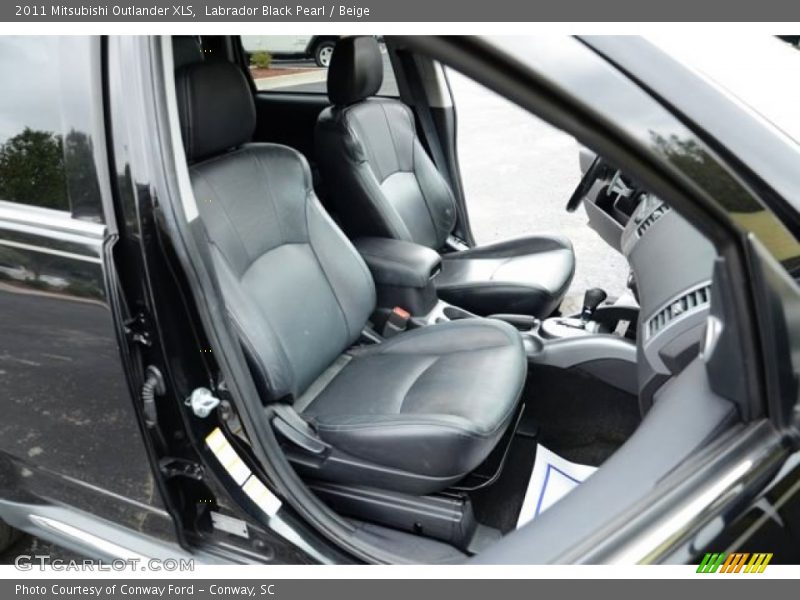 Labrador Black Pearl / Beige 2011 Mitsubishi Outlander XLS