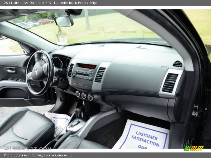 Labrador Black Pearl / Beige 2011 Mitsubishi Outlander XLS