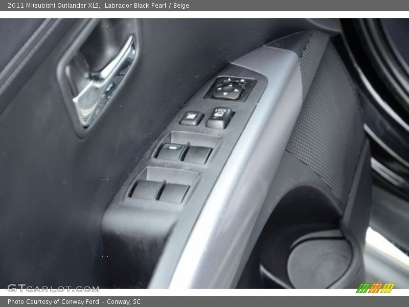 Labrador Black Pearl / Beige 2011 Mitsubishi Outlander XLS
