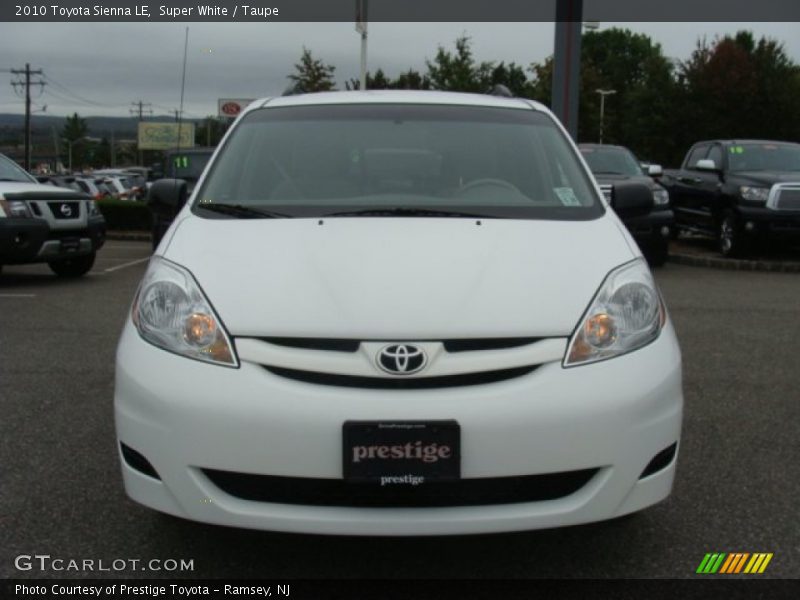 Super White / Taupe 2010 Toyota Sienna LE