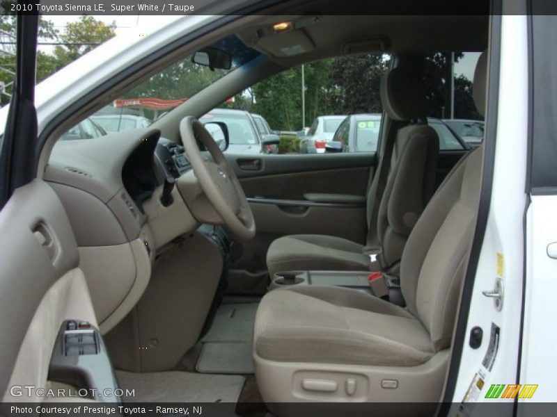 Super White / Taupe 2010 Toyota Sienna LE