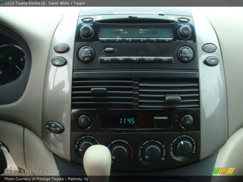 Super White / Taupe 2010 Toyota Sienna LE