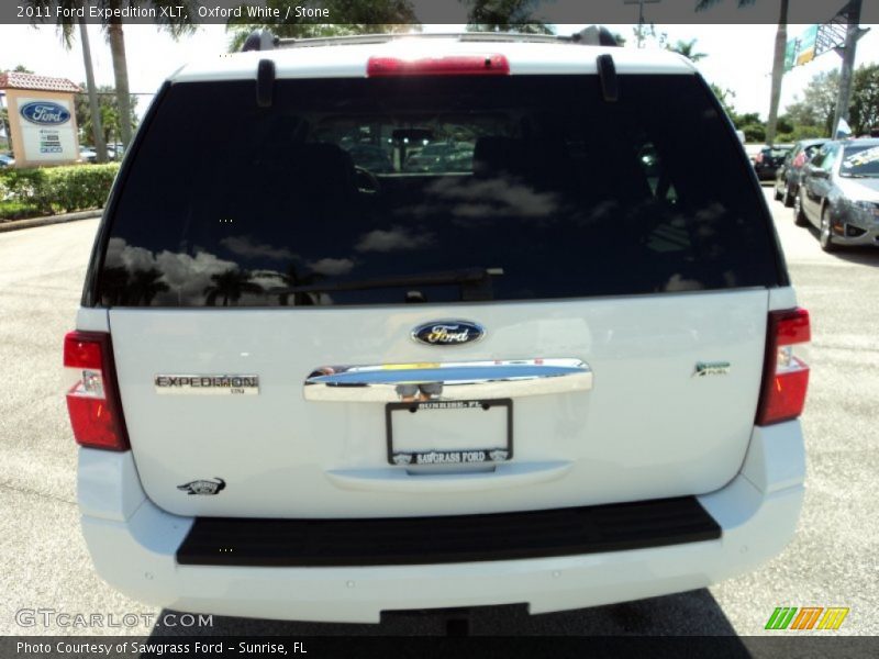 Oxford White / Stone 2011 Ford Expedition XLT