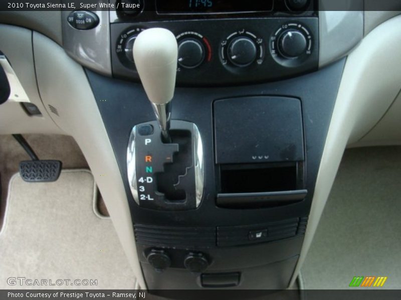Super White / Taupe 2010 Toyota Sienna LE