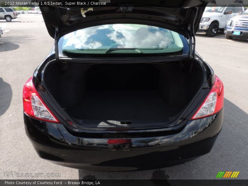 Super Black / Charcoal 2012 Nissan Versa 1.6 S Sedan