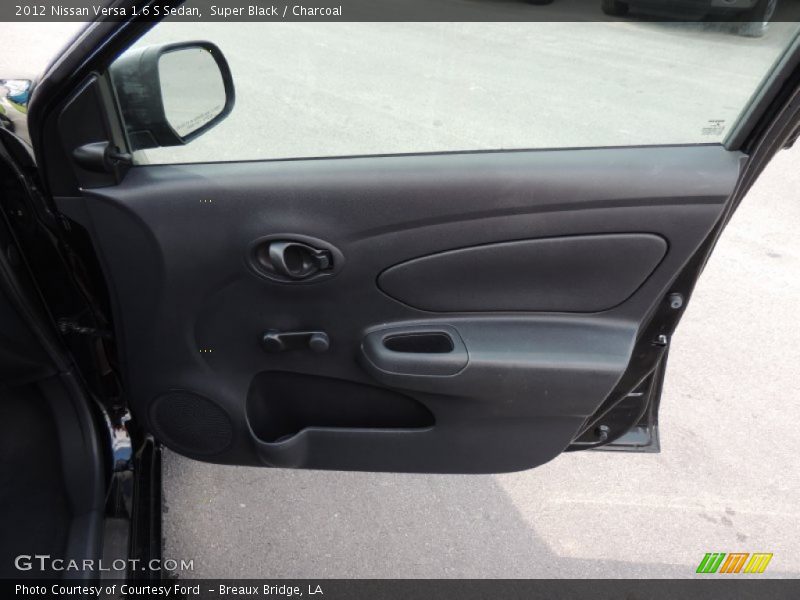 Super Black / Charcoal 2012 Nissan Versa 1.6 S Sedan