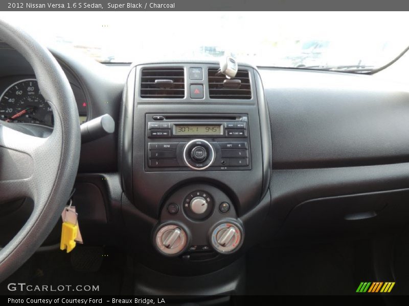 Super Black / Charcoal 2012 Nissan Versa 1.6 S Sedan