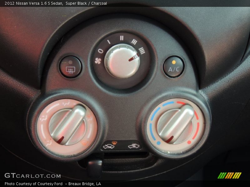 Super Black / Charcoal 2012 Nissan Versa 1.6 S Sedan