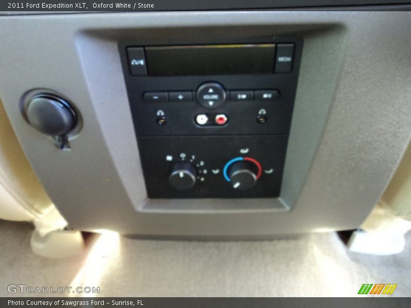 Oxford White / Stone 2011 Ford Expedition XLT