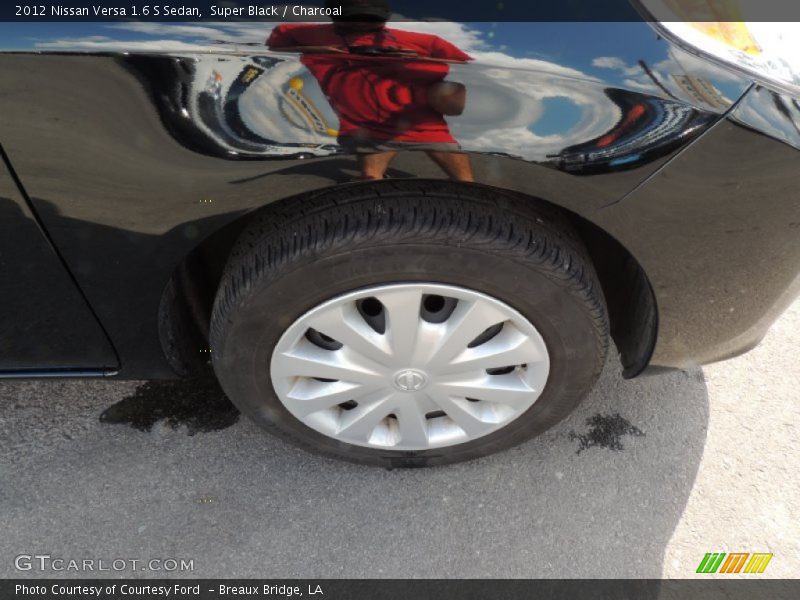 Super Black / Charcoal 2012 Nissan Versa 1.6 S Sedan