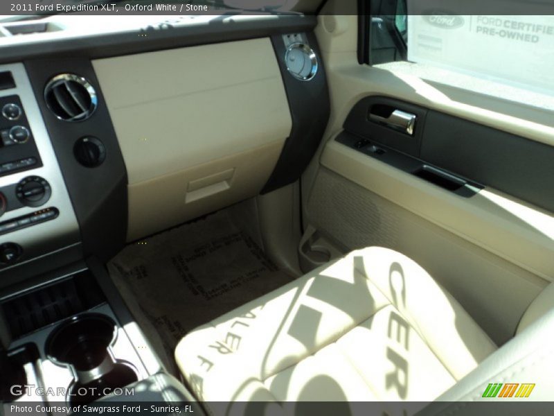 Oxford White / Stone 2011 Ford Expedition XLT