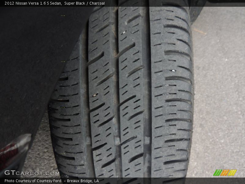 Super Black / Charcoal 2012 Nissan Versa 1.6 S Sedan