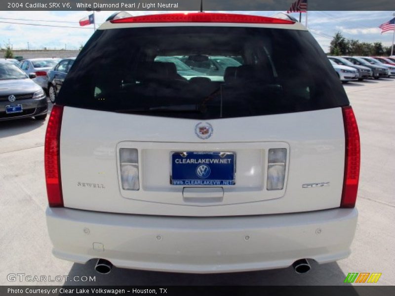 White Diamond Pearl / Light Neutral 2004 Cadillac SRX V6