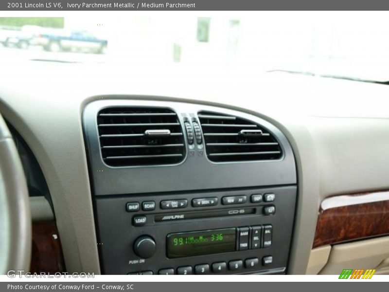 Ivory Parchment Metallic / Medium Parchment 2001 Lincoln LS V6