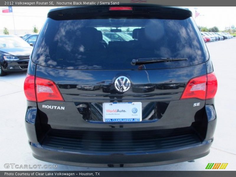 Nocturne Black Metallic / Sierra Sand 2012 Volkswagen Routan SE