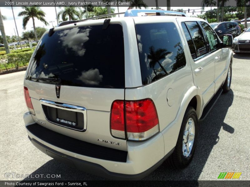 Ivory Parchment Tri-Coat / Camel 2005 Lincoln Aviator Luxury AWD